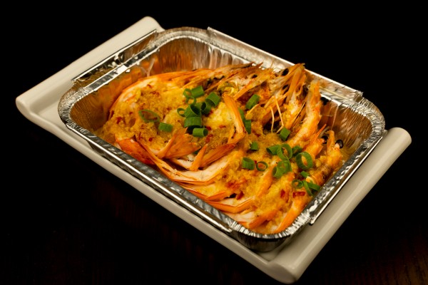 M183.LANGOSTINO REBANADAS CON SALSA DE AJO